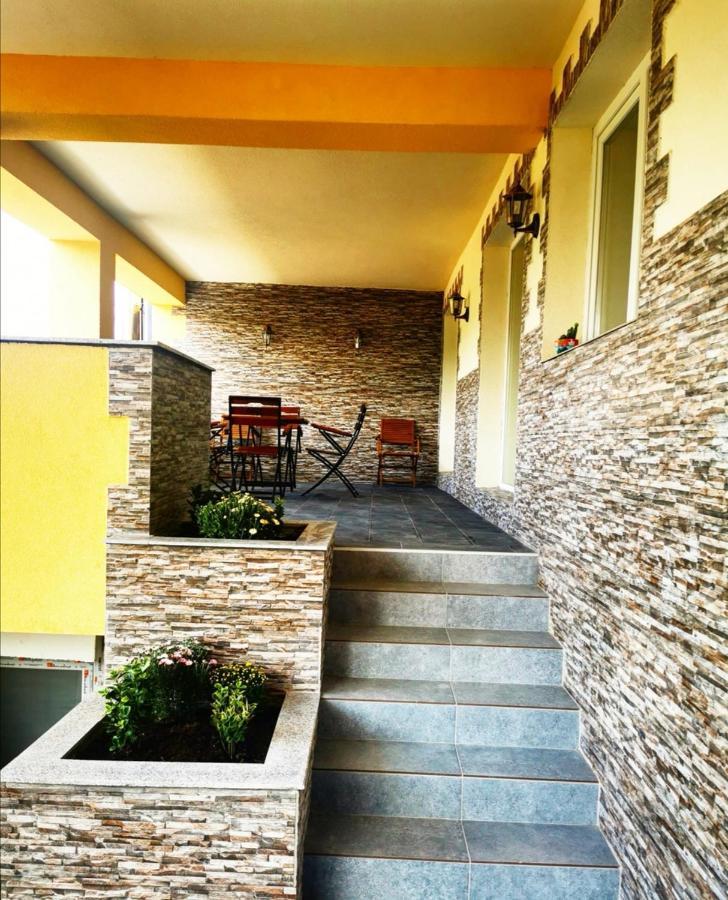 Doftana Apartaments Tesila Ngoại thất bức ảnh